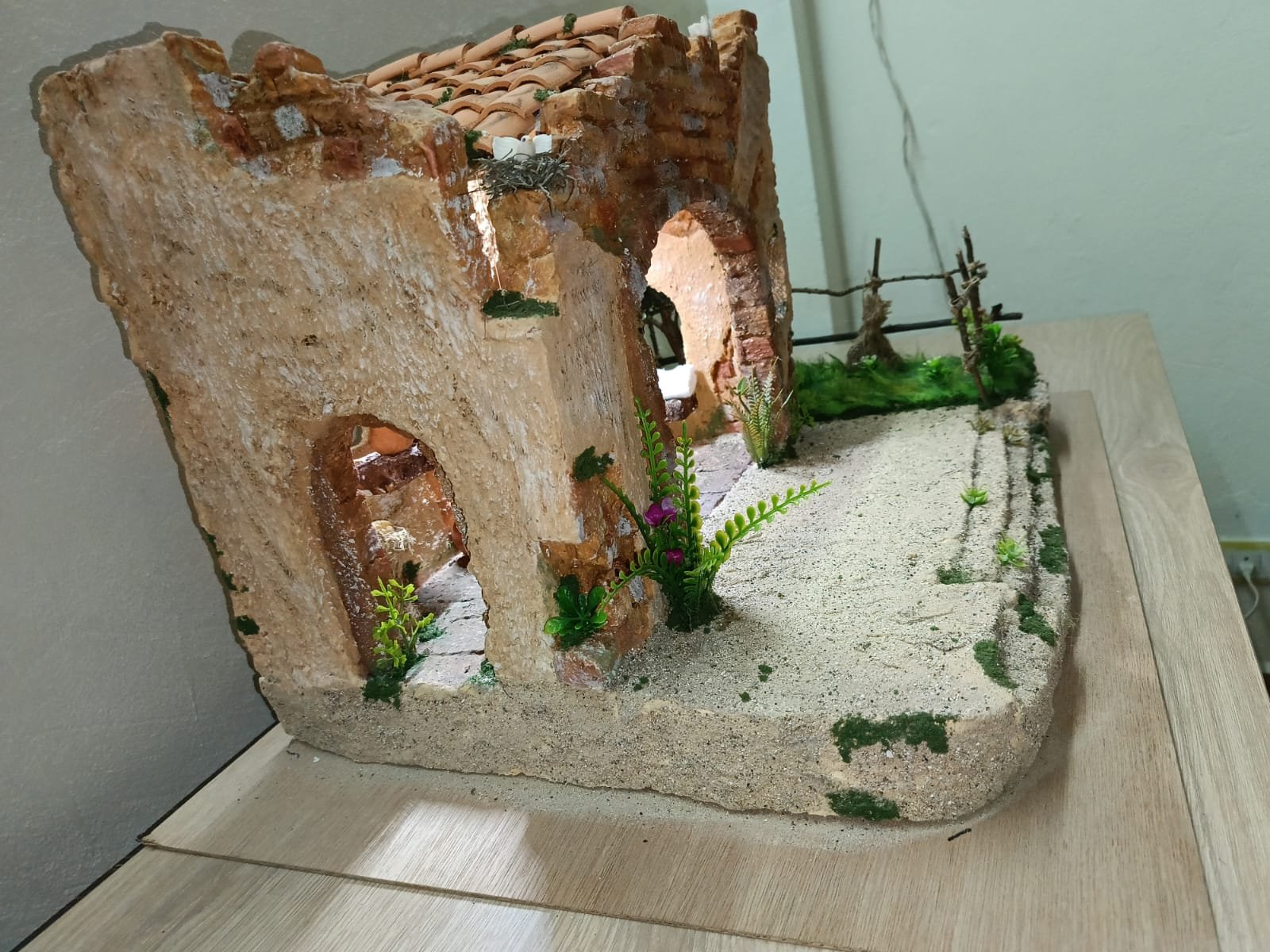 Portal Navideño casa en ruinas - Image 2